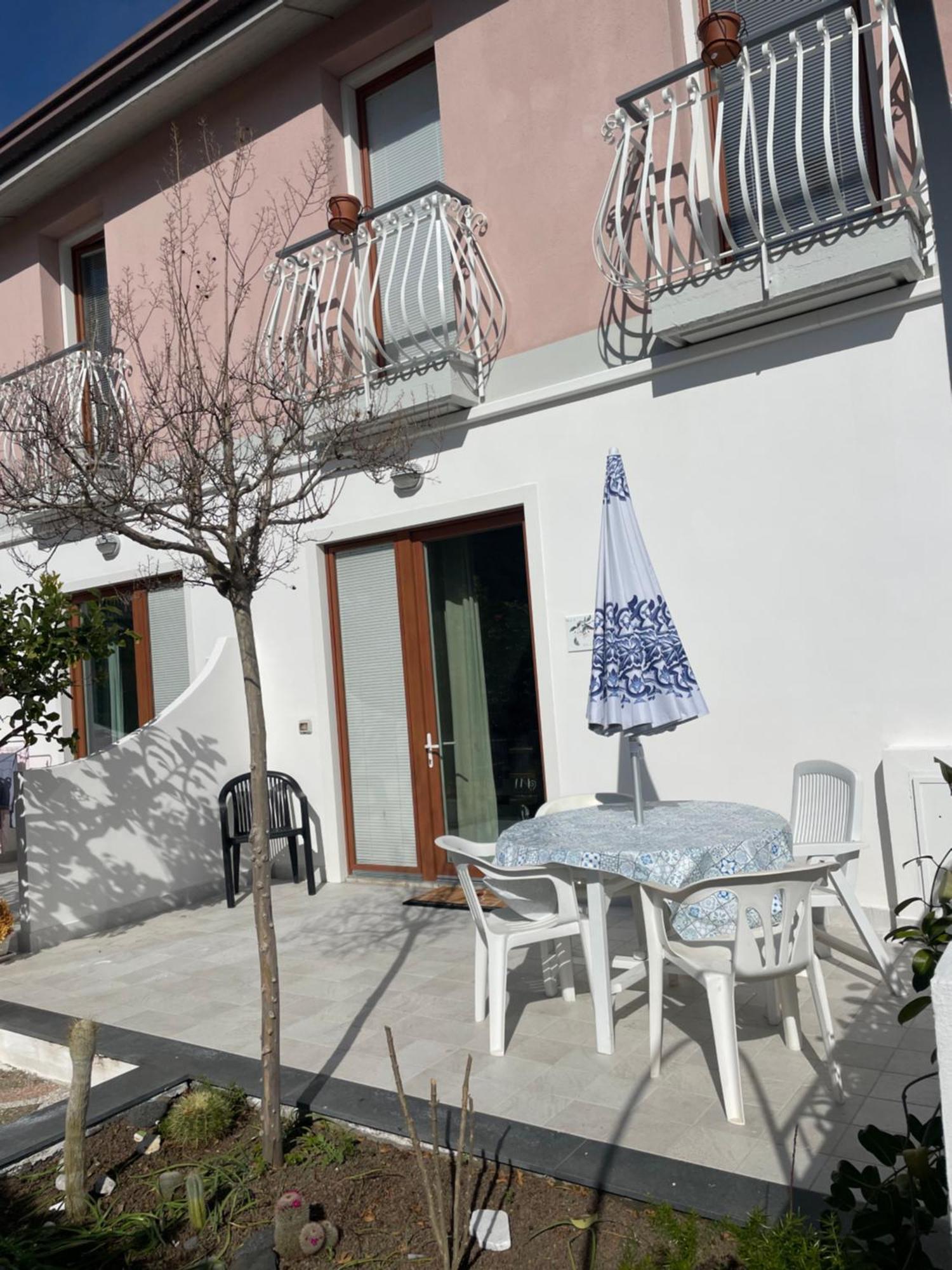 Tuttifrutti Holiday Acireale Exterior photo